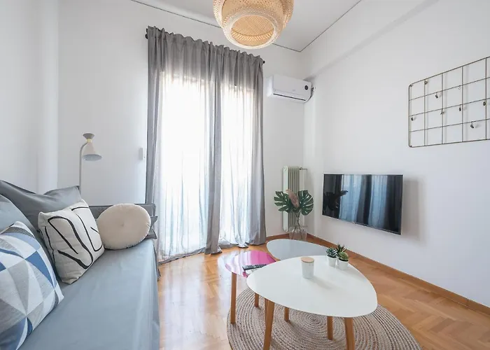 Acropolis View Apt: Cozy Stay In Athens