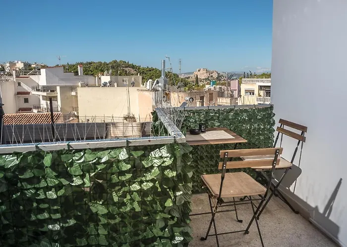 Acropolis View Apt: Cozy Stay In Athens